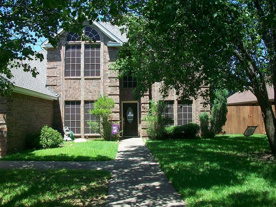 1st image of 2413 Pebble Dr