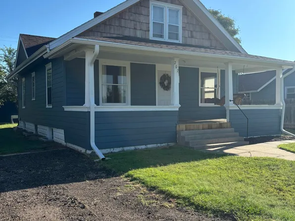 207 E 14th St, Hays, KS 67601