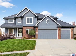 17106 Erskine St, Omaha, NE 68116