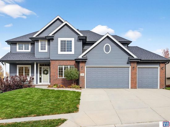 17106 Erskine St, Omaha, NE 68116