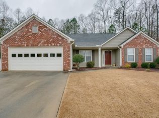 670 Riverside Walk Xing, Buford, GA 30518