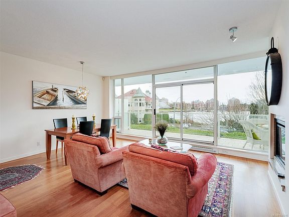 3rd image of 68 Songhees Rd #110