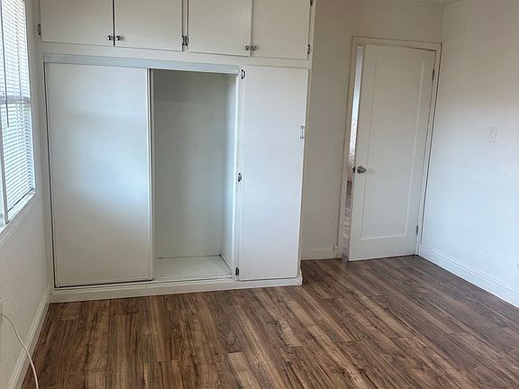 4th image of 6614 Bancroft Ave #6616