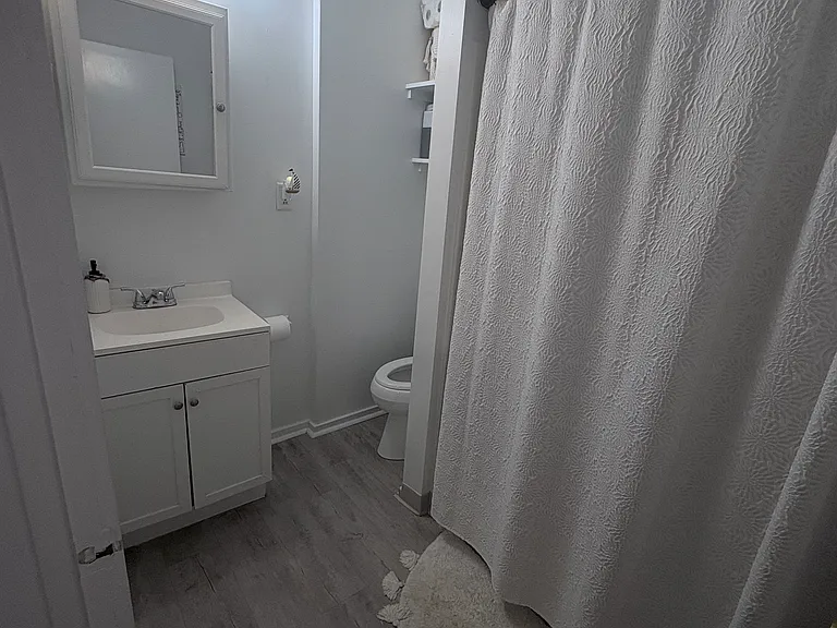 5433 Bennett St #2 — Photo 6