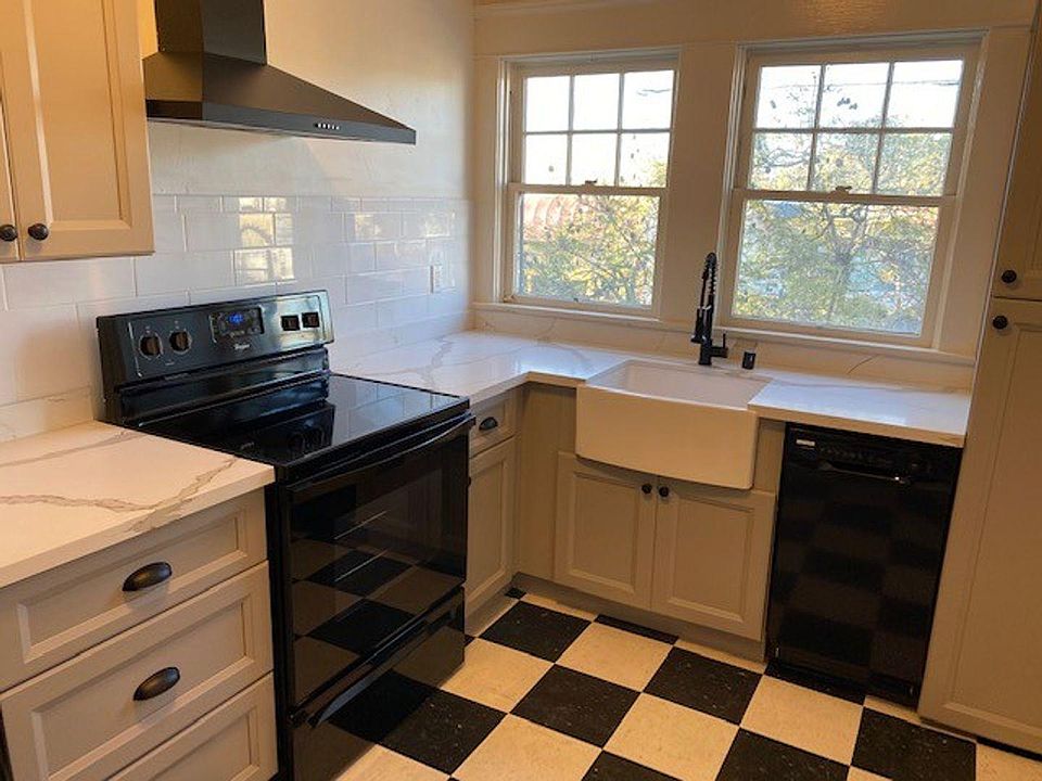 1st image of 1609 W Lewis St