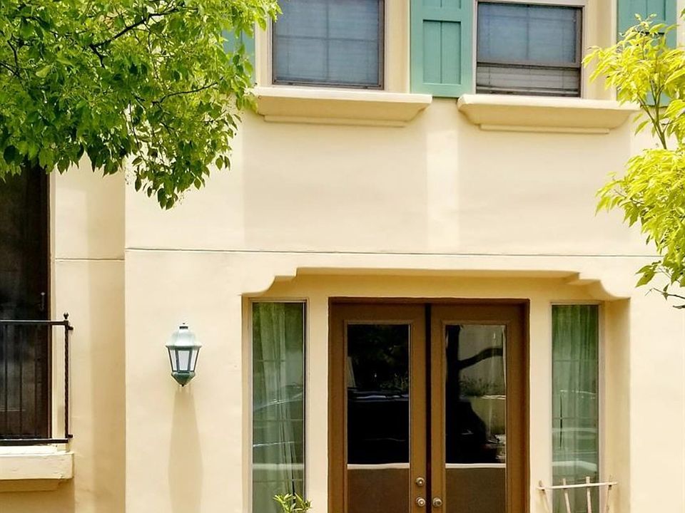 1st image of 371 Cuyler Harbor Dr