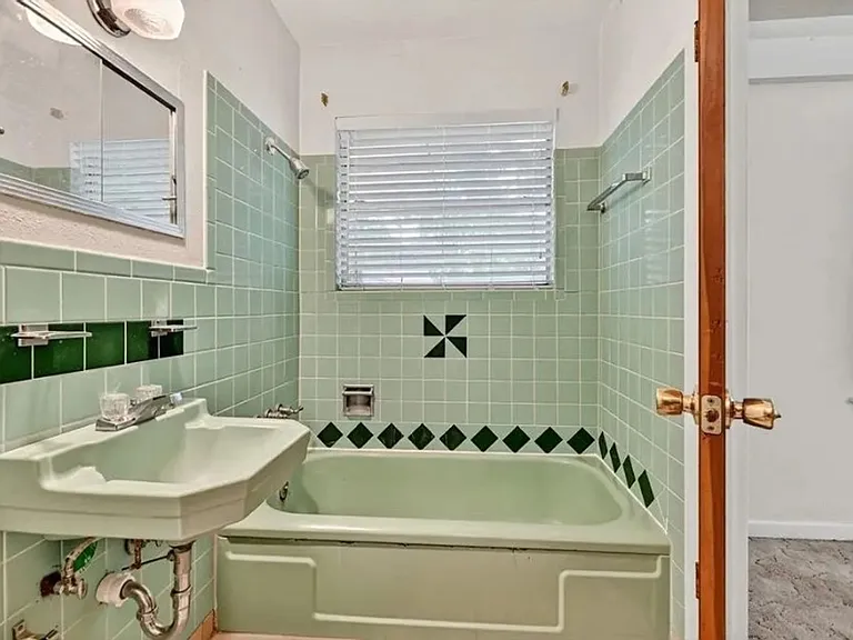 1402 Hillcrest Dr — Photo 28
