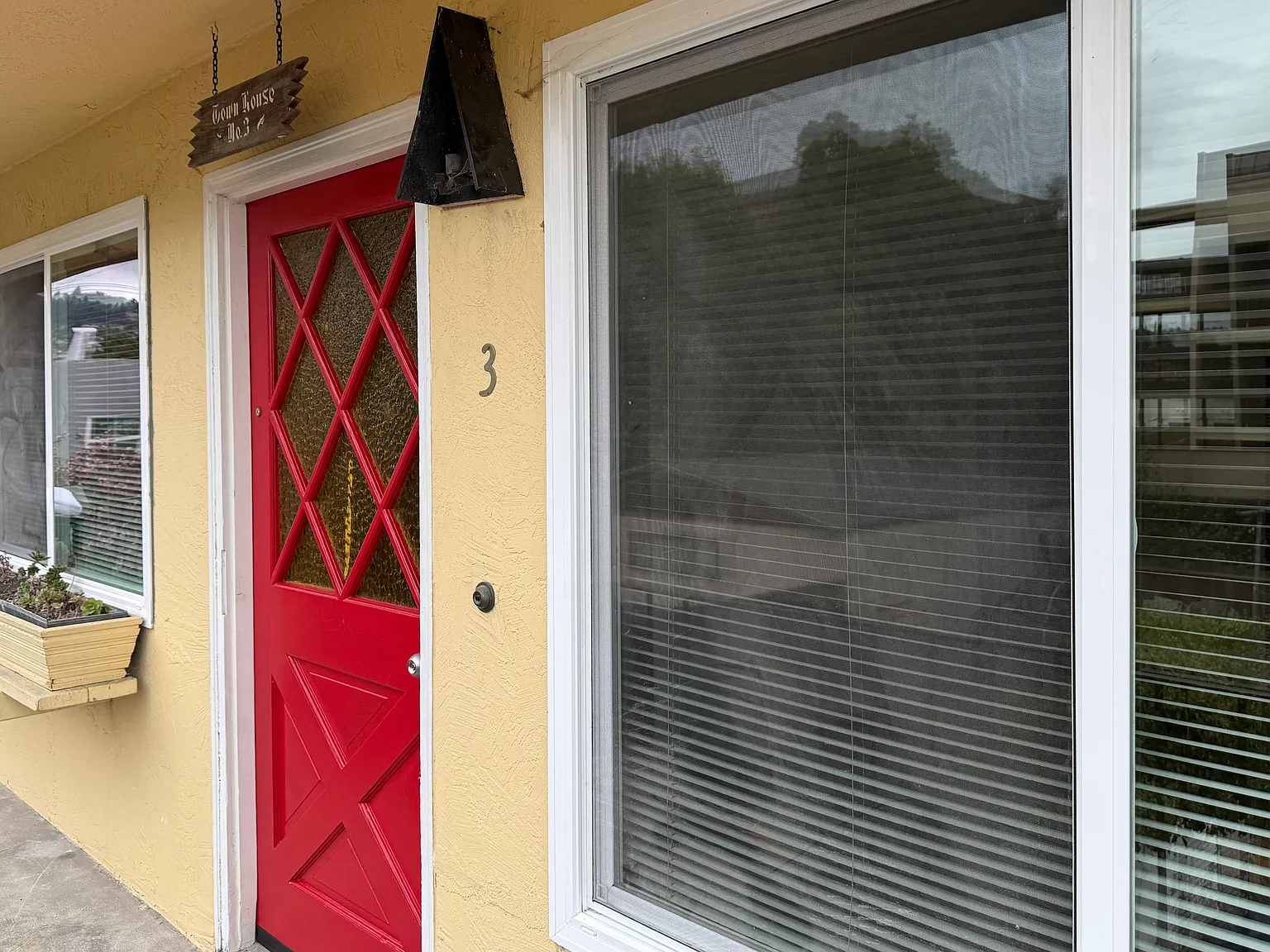 512 Kearney St — Photo 2