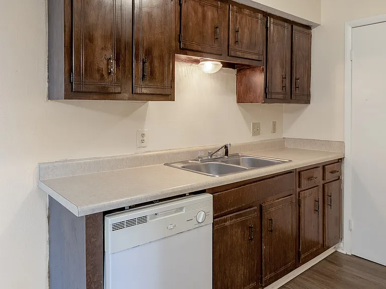 Parker Place Apartments — Photo 15