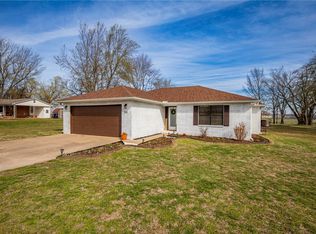 210 Jenkins Rd, Prairie Grove, AR 72753