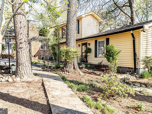 5th image of 103 Rolling Oaks Dr NW