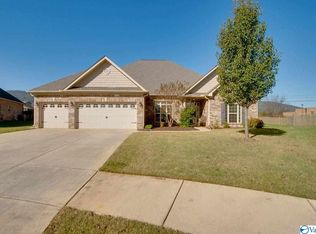 7400 Cobblefield Dr, Owens Cross Roads, AL 35763