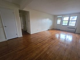 78-28 164th St, Fresh Meadows, NY