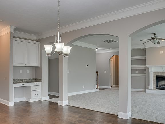 4th image of 223 Callahan Dr