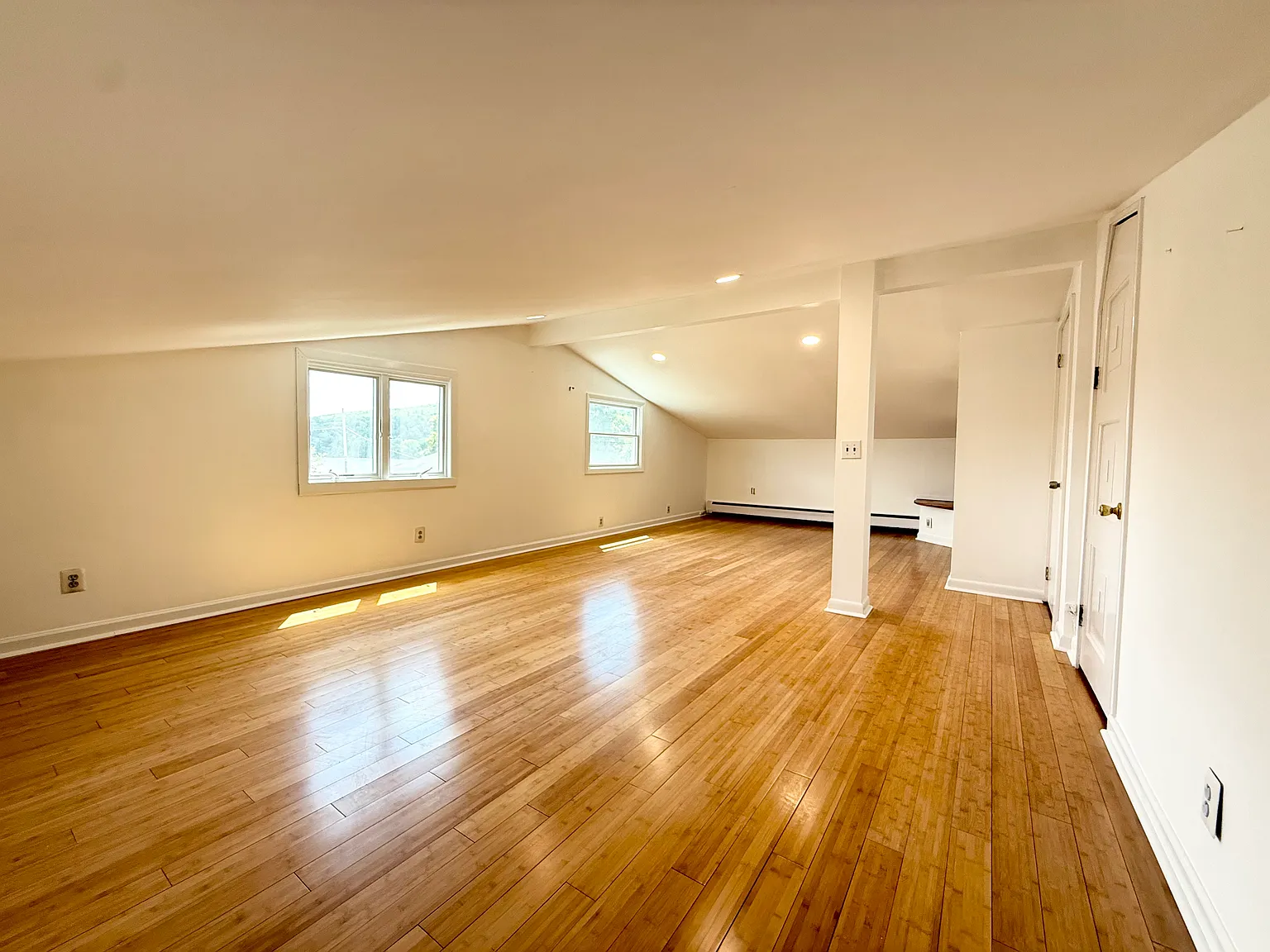 4 bed, 3445 sqft, $3,900 — Photo 2