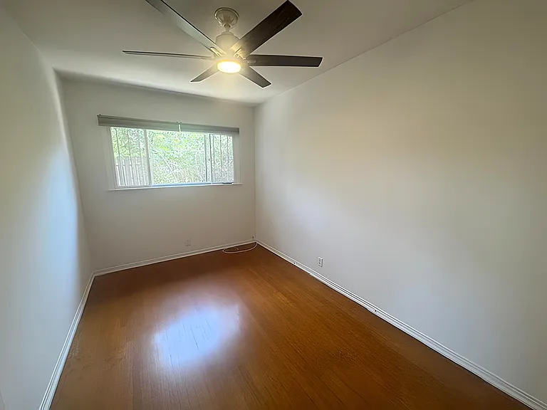 4434 1/2 Avocado St — Photo 8