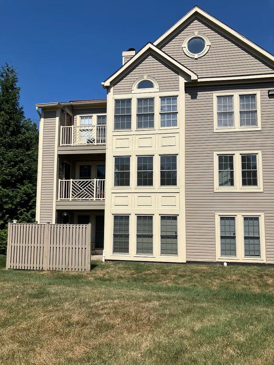 Building Photo - 12005 Ridge Knoll Dr #412A