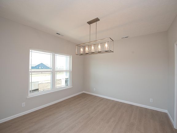 5th image of 66 Fossey St