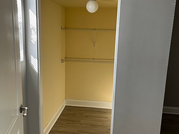 Closet bedroom #1