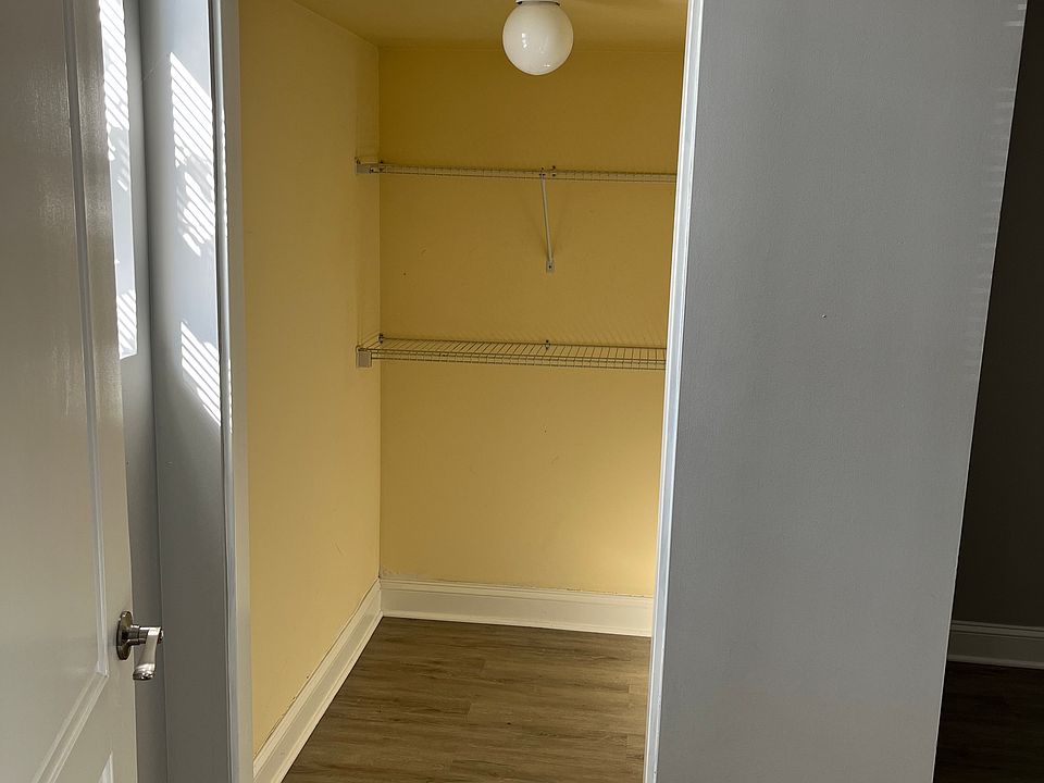 Closet bedroom #1