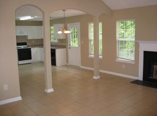 492 Pecan Wood Cir, Fairburn, GA