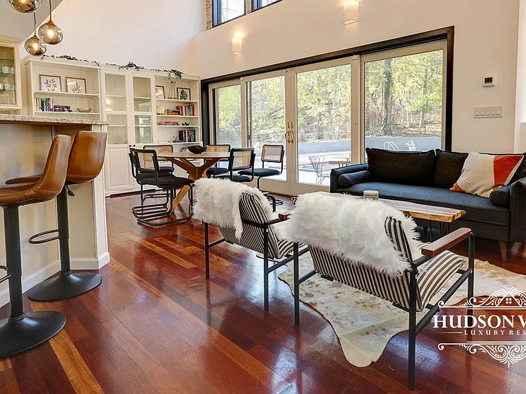 101 S Manor Dr — Photo 3