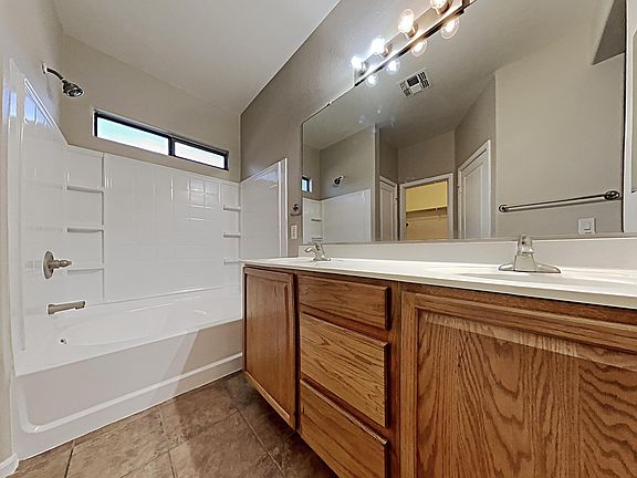 3rd image of 1283 W Desert Basin Dr