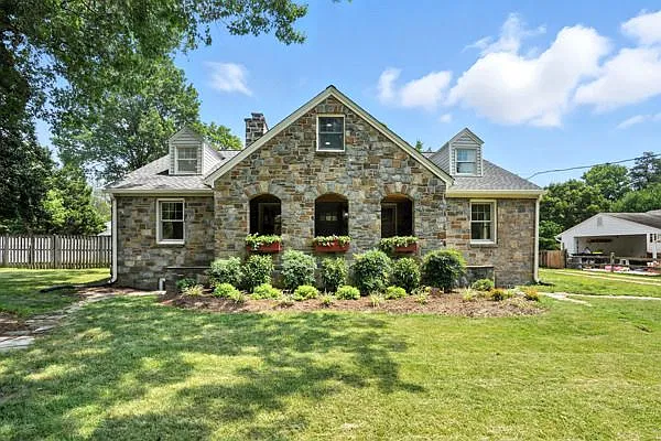 Property main image