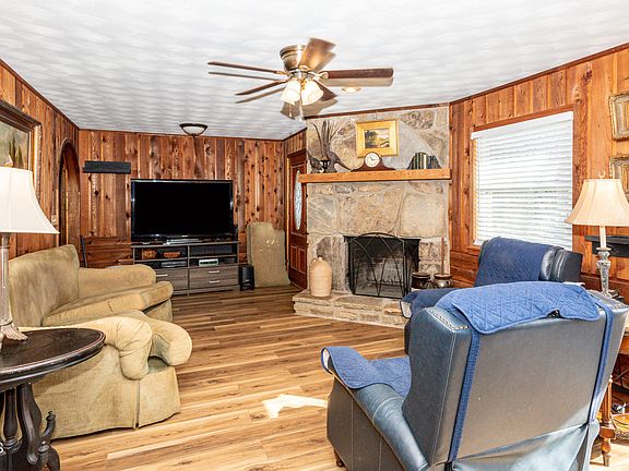 5th image of 2324 Goldrush Rd