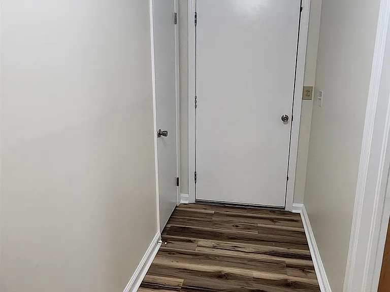 203 Springdale Dr #1 — Photo 6