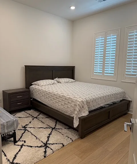 Sunrise Rd — Photo 1