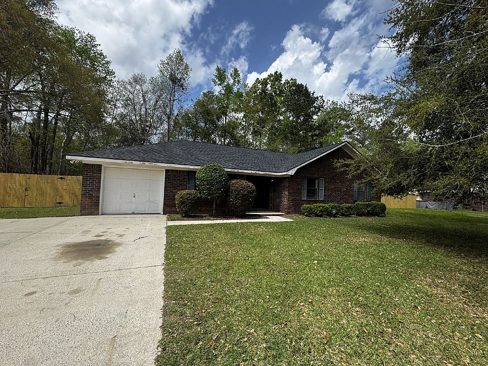 1st image of 251 Cross Creek Dr