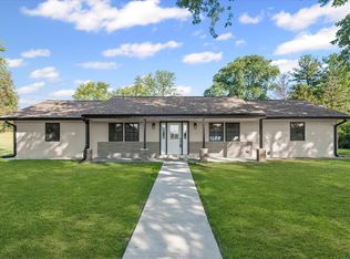 402 Beeson Dr, Urbana, IL 61802