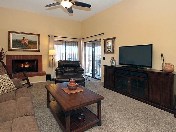 3rd image of 2817 E Weymouth Cir