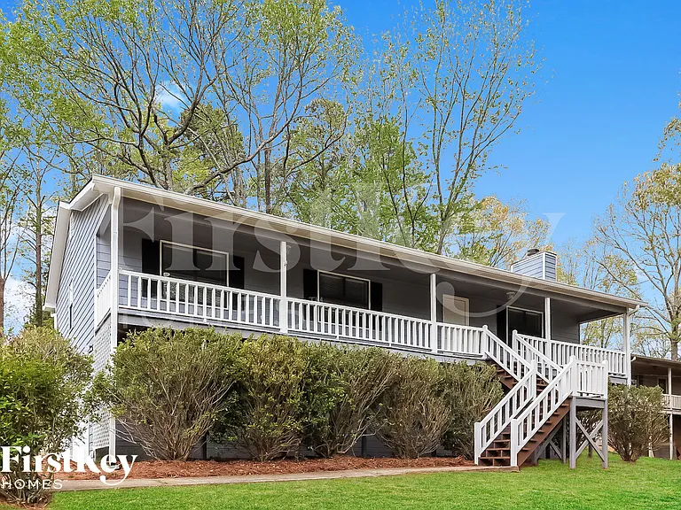 335 Lost Meadows Dr — Photo 2