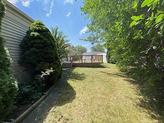 4th image of 18585 Matthew Dr