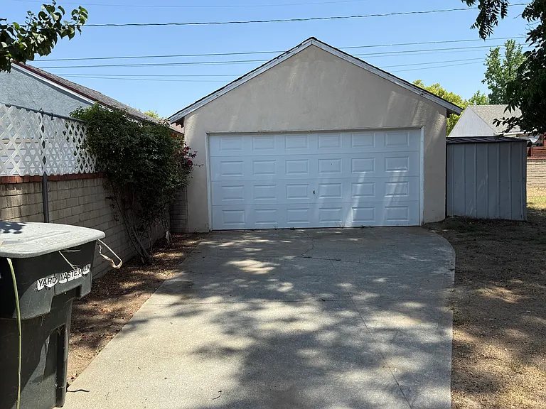 1333 E Colton Ave — Photo 17