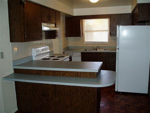 2nd image of 1581 Yancy St