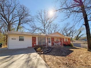 1205 Jay Ln, Tahlequah, OK 74464