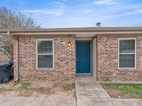 3rd image of 714 San Benito Dr