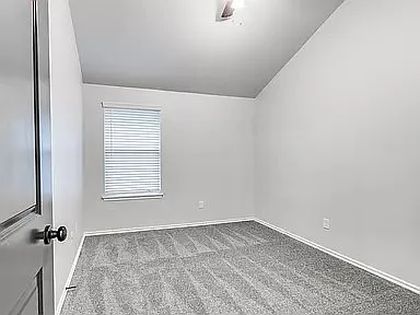 936 Coles Crk — Photo 7