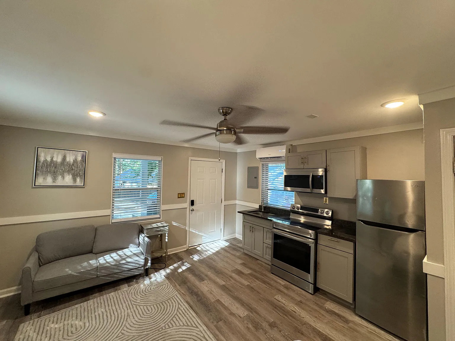 1 bed, 1.0 bath, 186 sqft, $1,594 — Photo 4