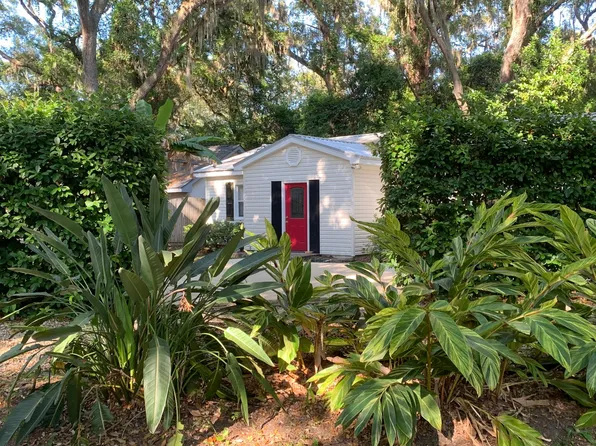 324 Pine St, Saint Simons Island, GA 31522