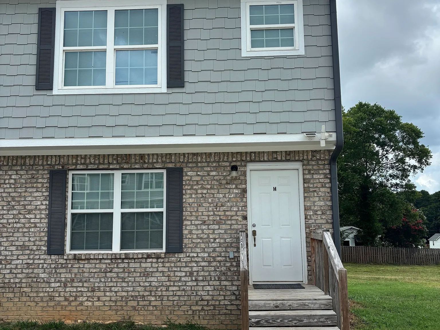 3 bed, 2.5 bath, 1364 sqft, $1,550 — Photo 1