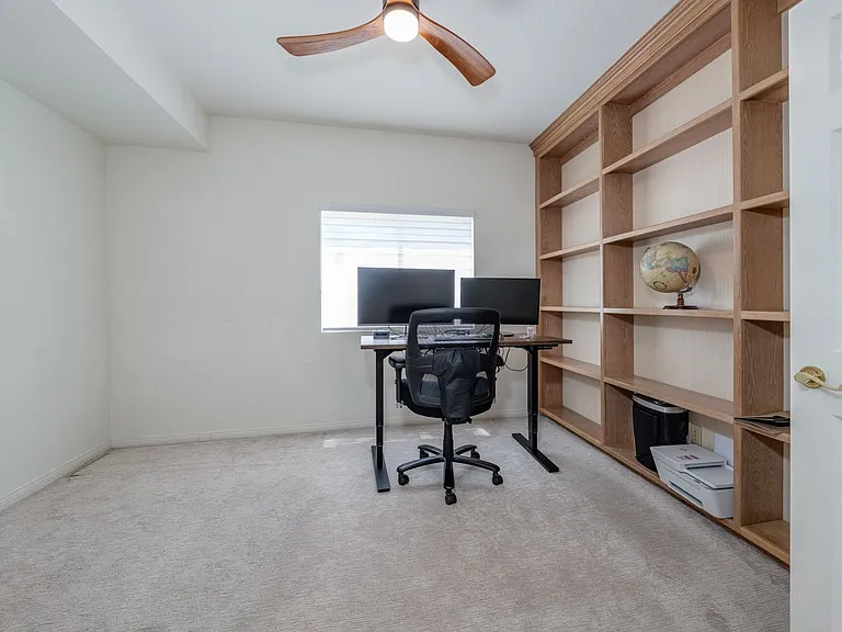 1011 S Mountcrest Ct — Photo 15