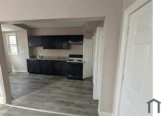 3 bed, 1080 sqft, $2,295 — Photo 2