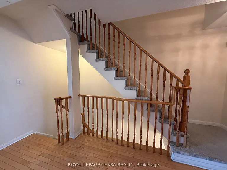 80 Acorn Pl #16 — Photo 26