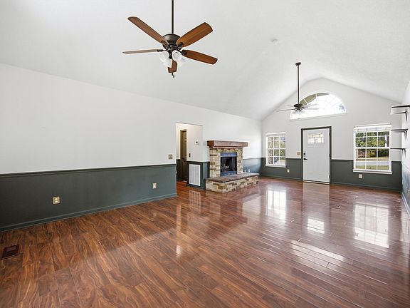 3rd image of 50 Chestnut Ridge Rd