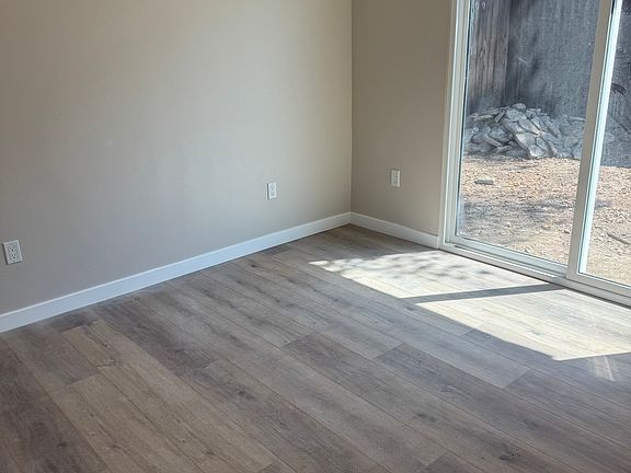 5th image of 132 Poinsettia Ave #B