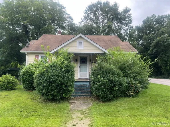 2958 Winston Churchill Dr, Hopewell, VA 23860